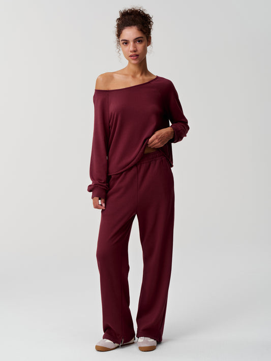 Off-Soulder Crop Top med bukser med brede ben